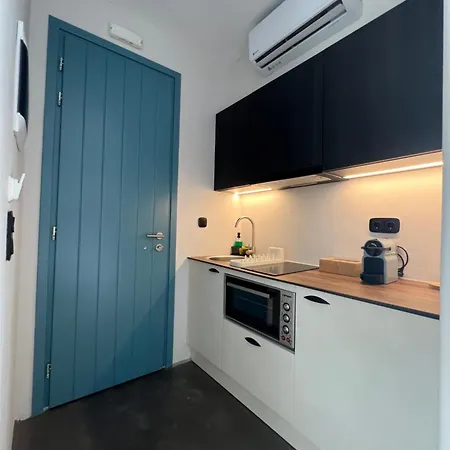Apartment Thronos