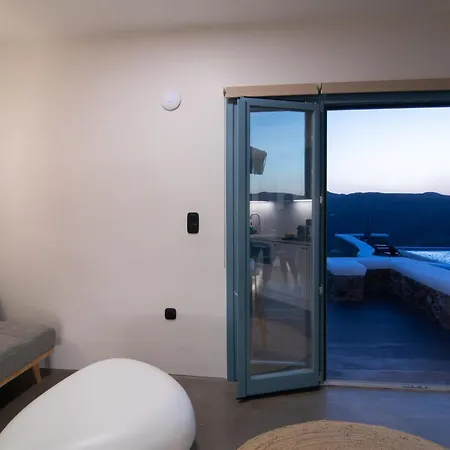 Thronos Apartment