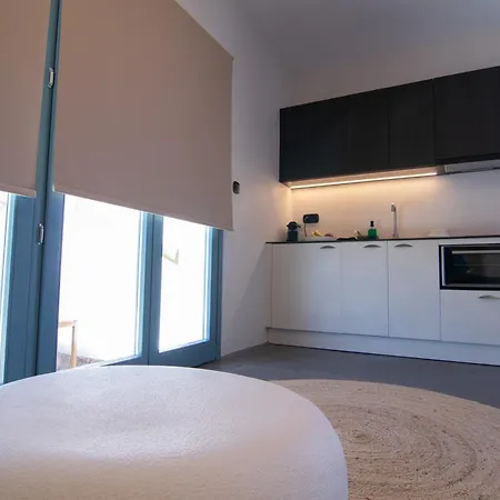 Apartment Thronos