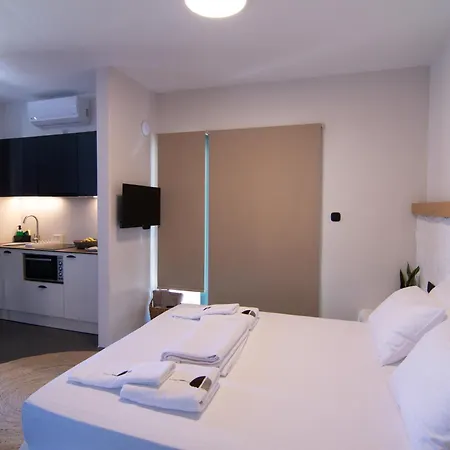 Apartment Thronos