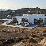 Thronos Apartment *