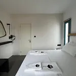 Thronos Apartment