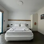 Thronos Apartment *