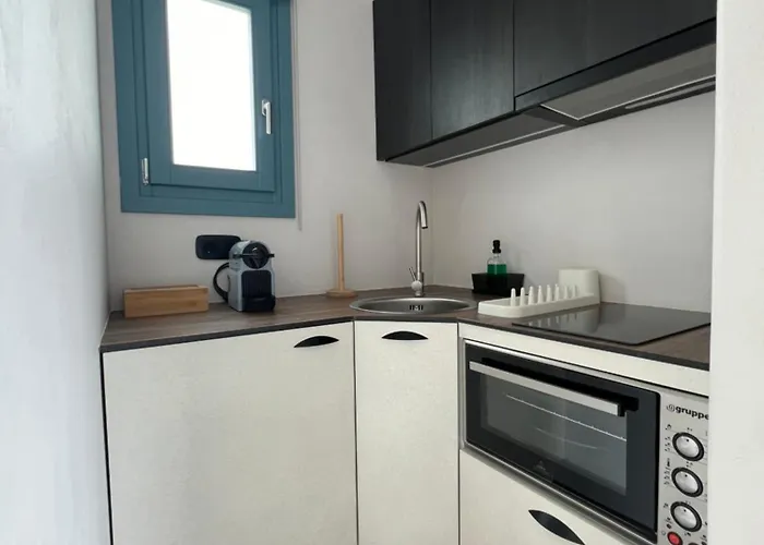 Thronos * אנו מרה